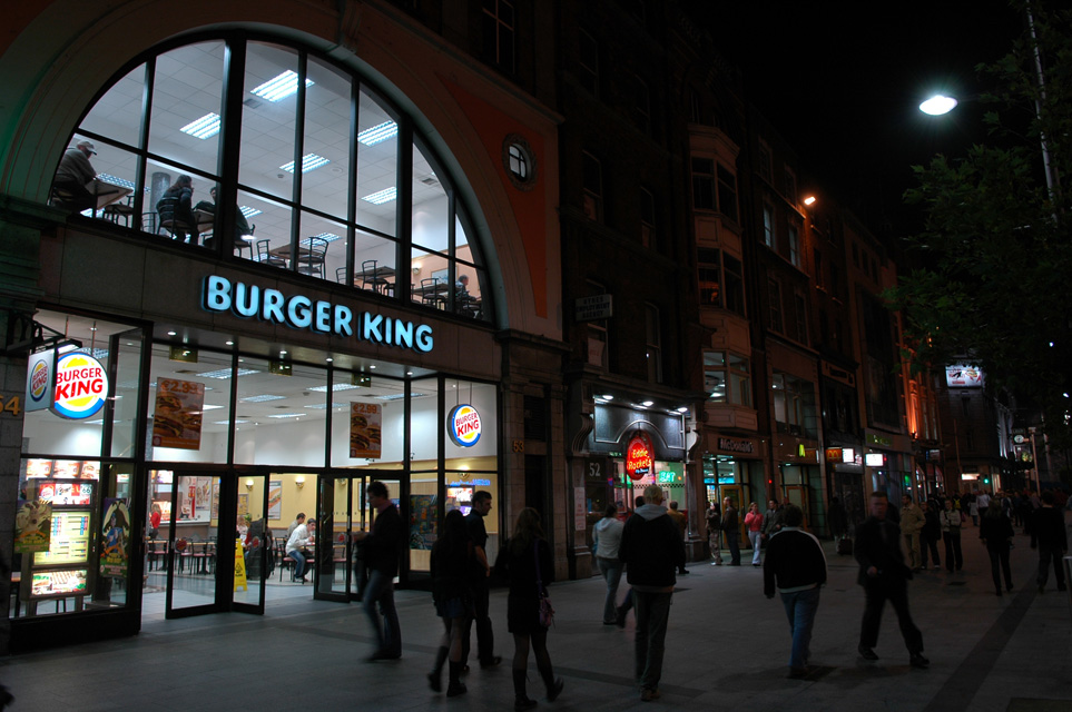O'Connell Street, Dublin, Ireland / DUB Dublin Burger King Restaurant